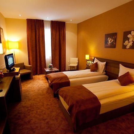 Top Rooms Aparthotel Bukarest Exteriör bild